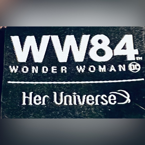 New with Tags Universe Wonder Woman 1984 Snake Print Crop Motto Jacket Size 3XL - Picture 9 of 11